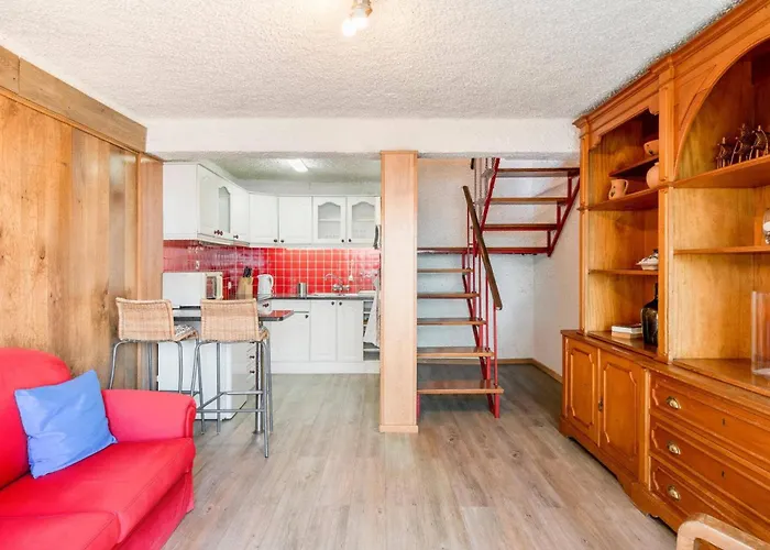 Sea Shore By Willa Gaula